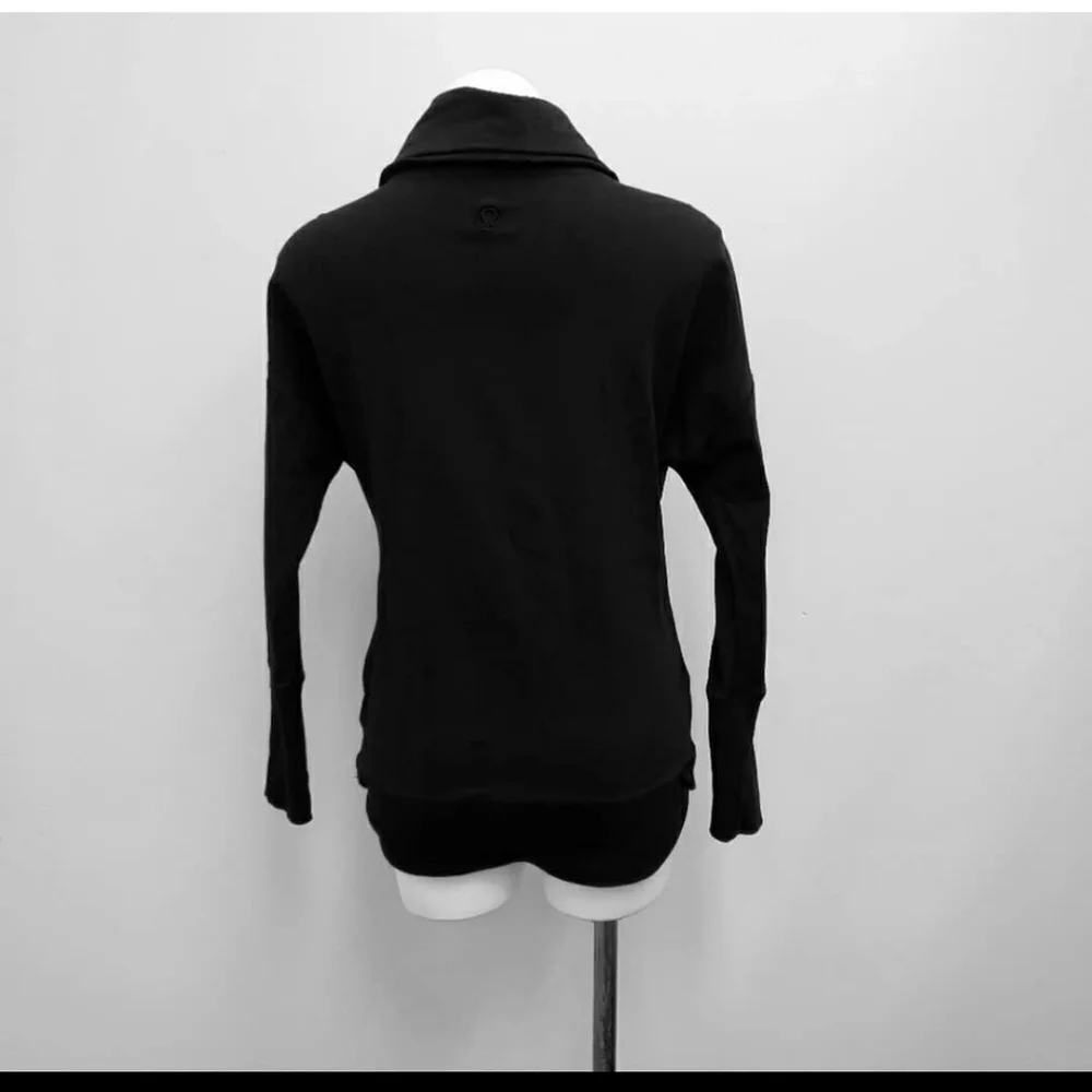 lululemon athletica Black Sweatshirt - Picture 4 of 7